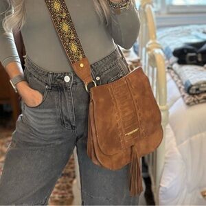 Steve Madden Crossbody Saddle. Gorgeous! ⭐️